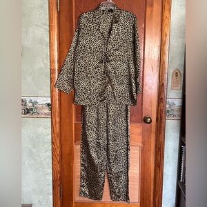 Rue21 Leopard Print Pajama Set in Black and Tan